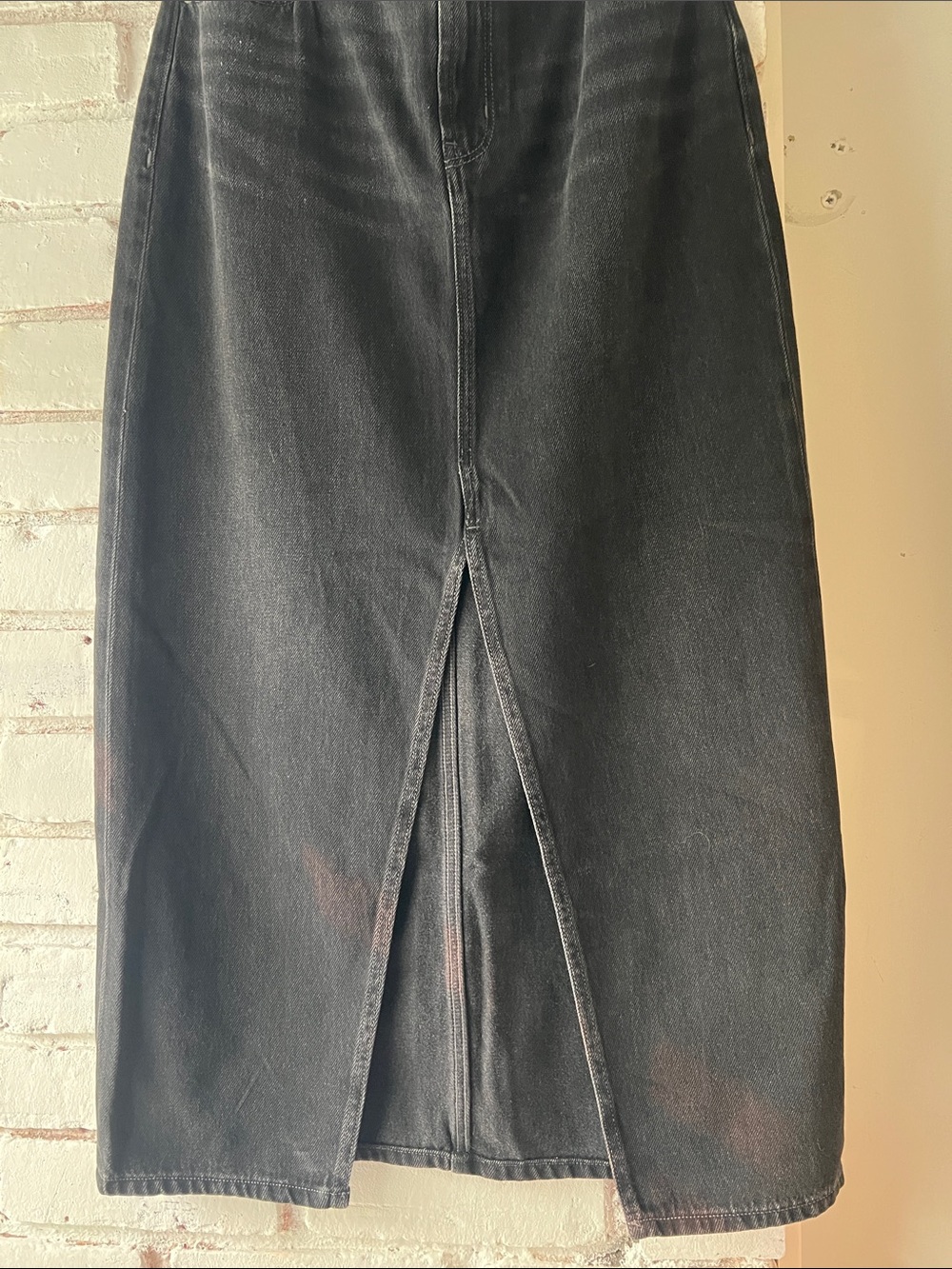 Washed grey Denim High-Waist Black Denim Skirt with Front Slit - Picture 3 of 6